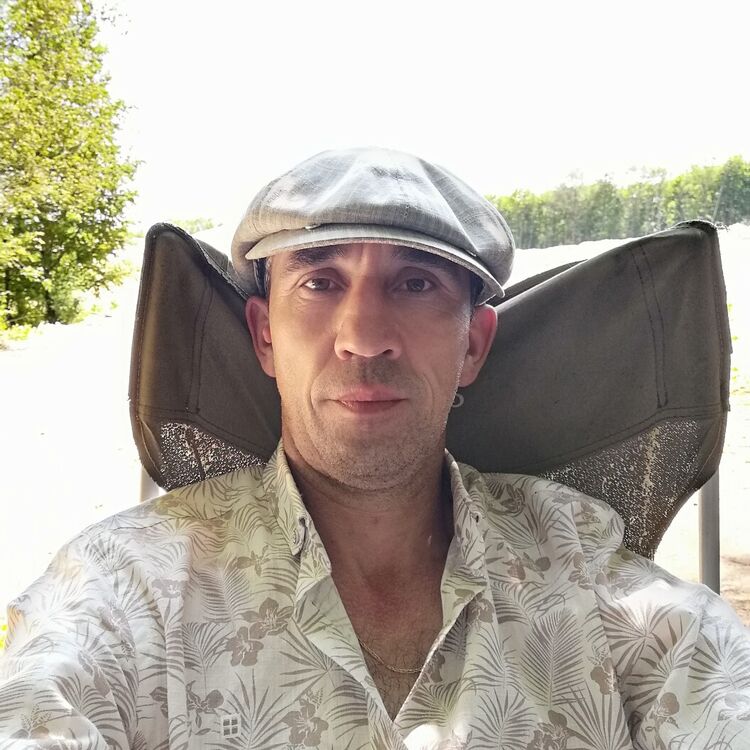  26242664  Ibragim, 47 ,    