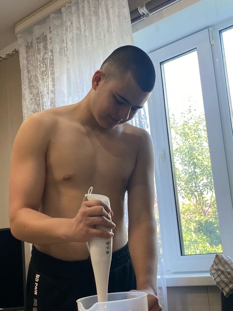  49937774  Ramzil, 22 ,    