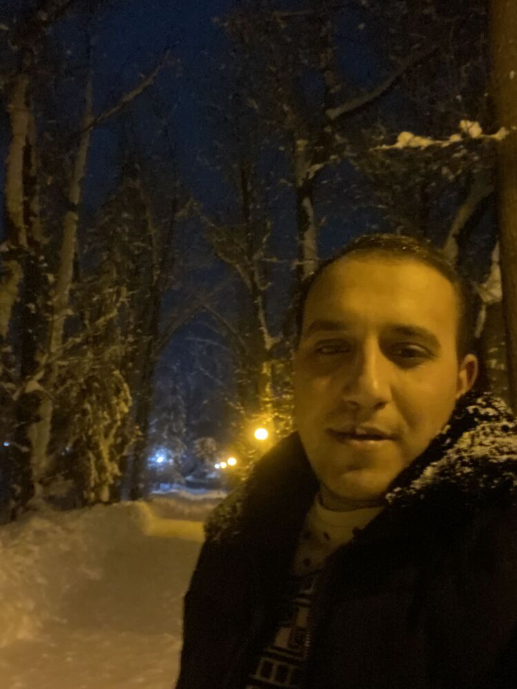  ,   Arman, 25 ,   ,   