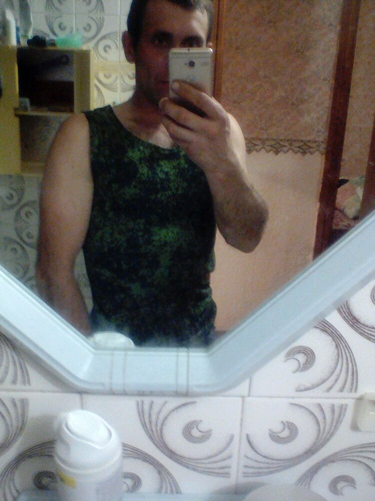  ,   Alex, 42 ,   