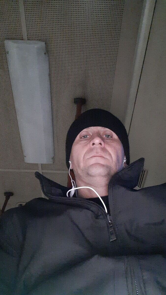 21667124  Dima, 40 ,    