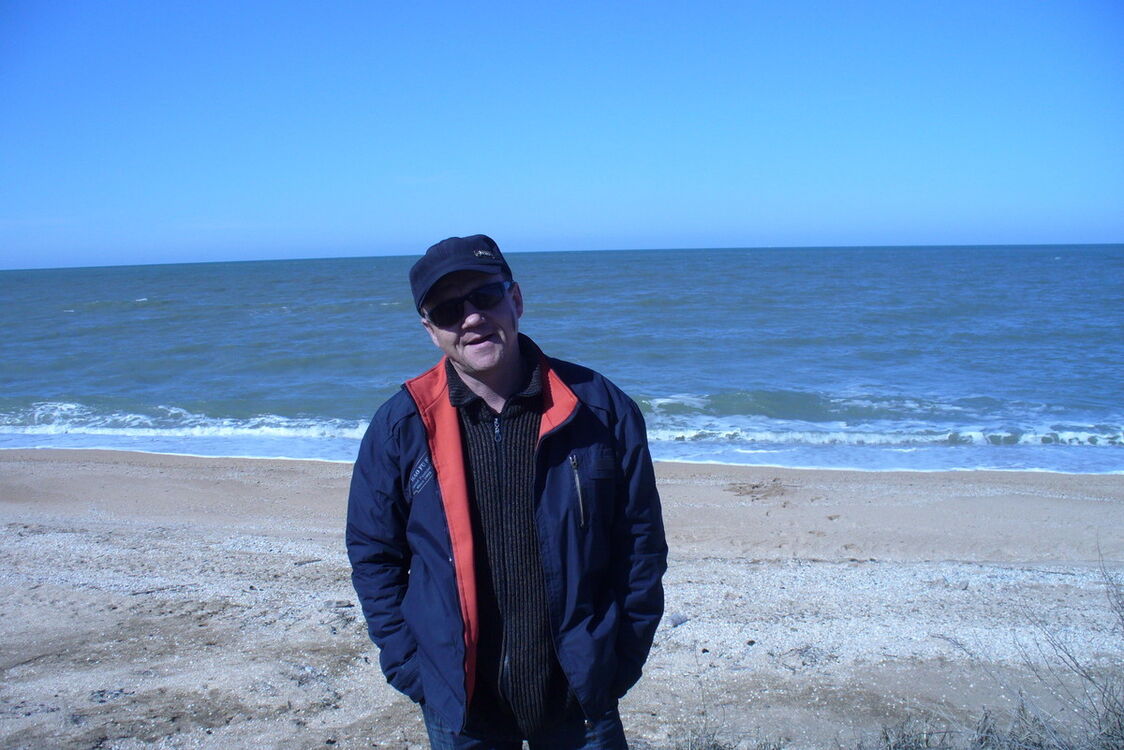  11520774  AlekseY, 51 ,    