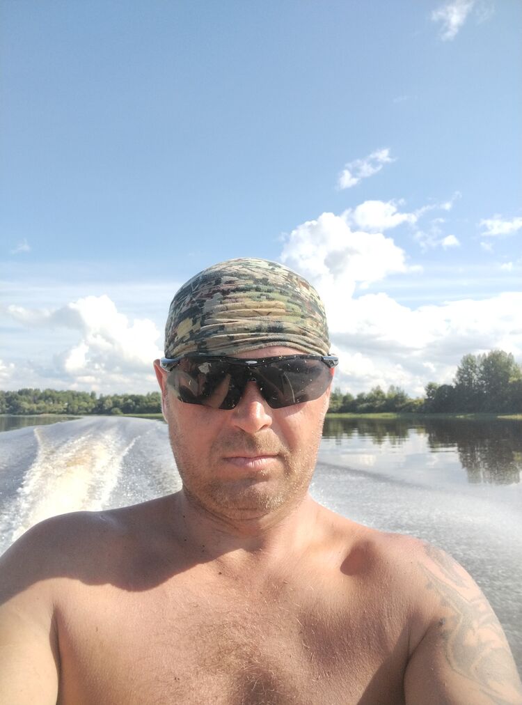  49475864  Stanislav, 38 ,     