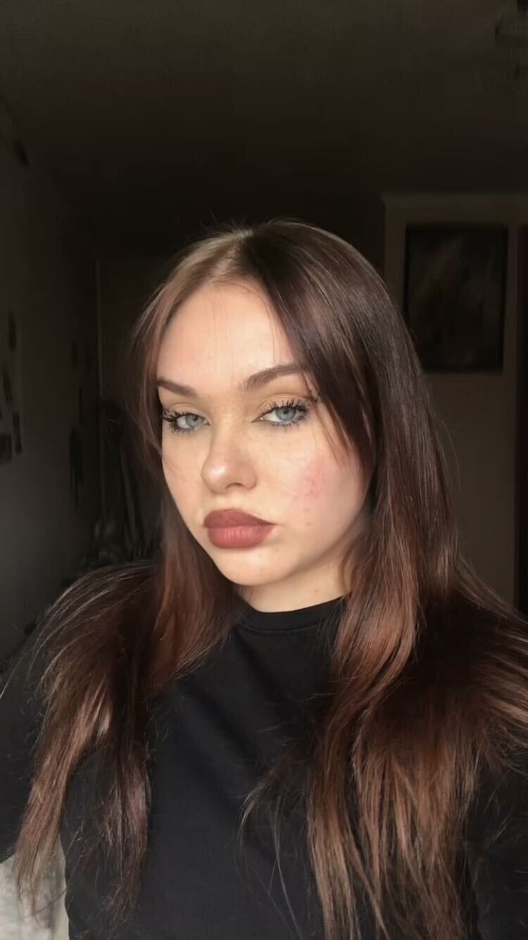  ,   Anastasia, 20 ,     , c , 