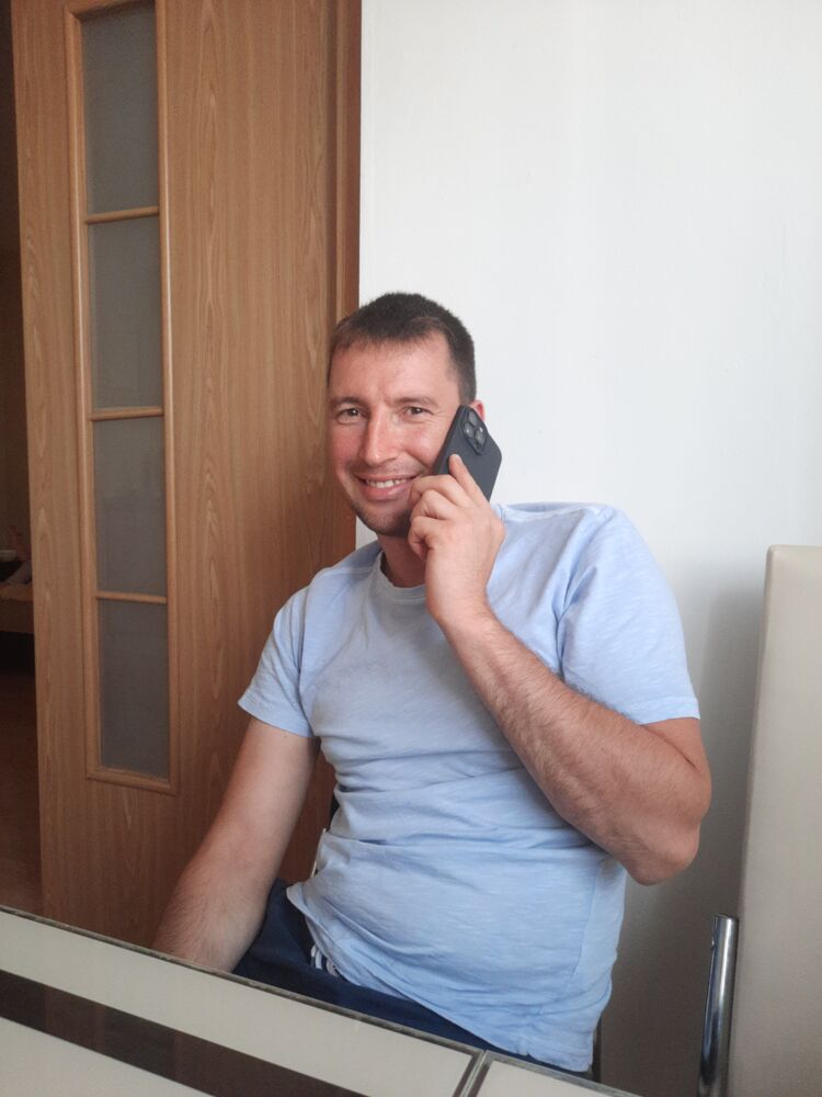  ,   Maxim, 33 ,   