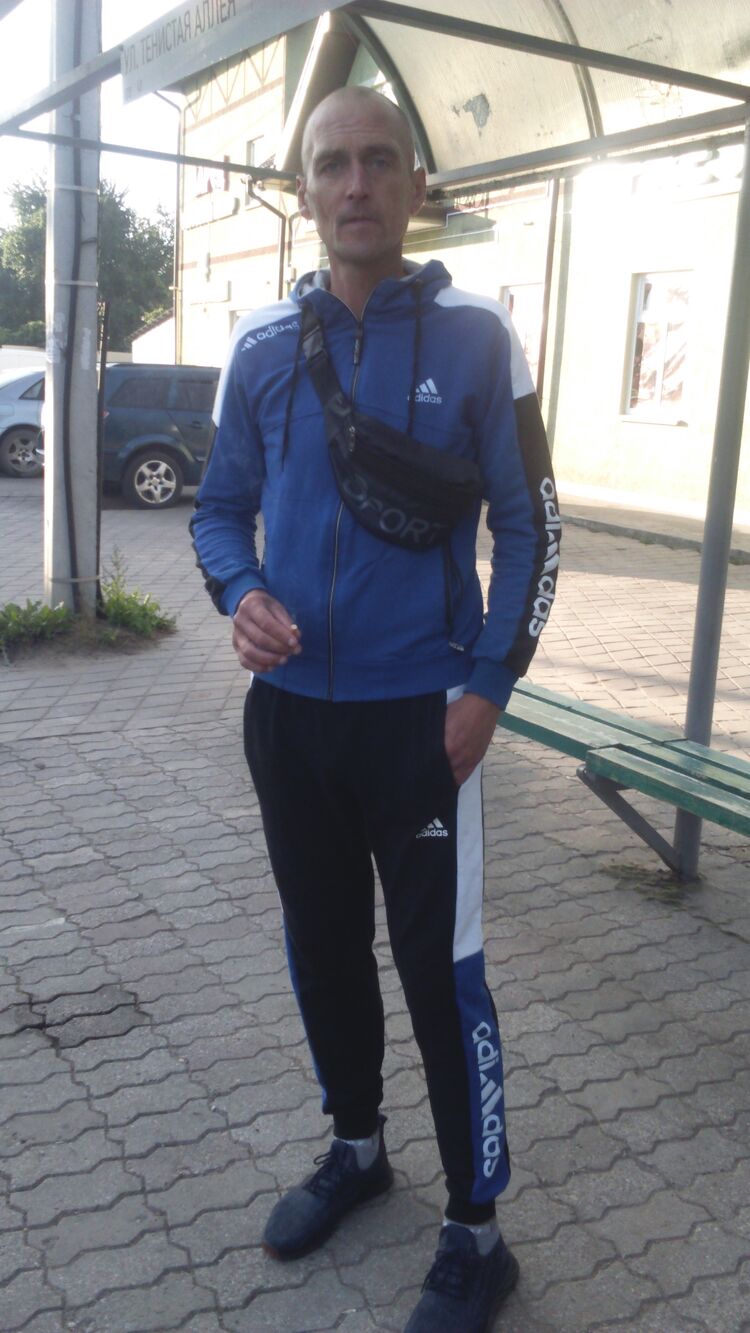 ,   Artur, 44 ,   ,   , c 