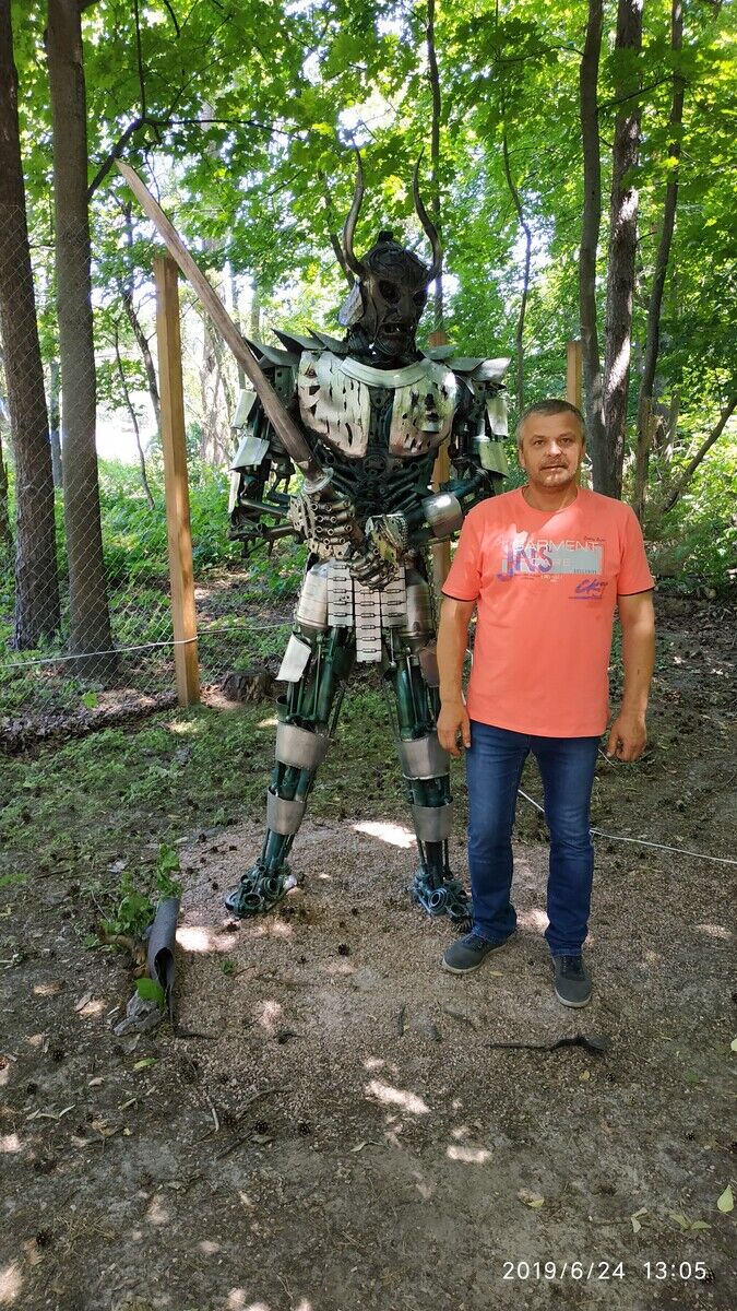  22058794  Ryslan, 51 ,    