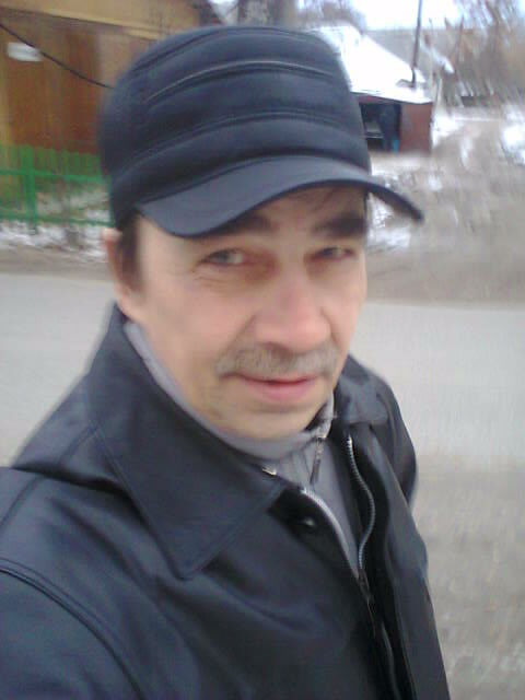  5194974  Viktor, 64 ,    