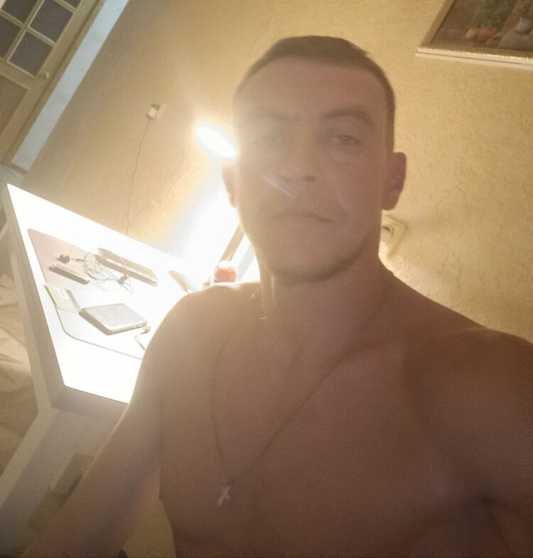  50590764  Pavel, 39 ,    -