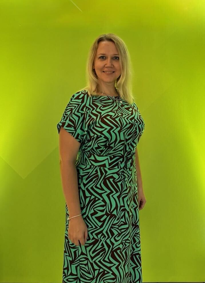  54023134  Julia, 39 ,    