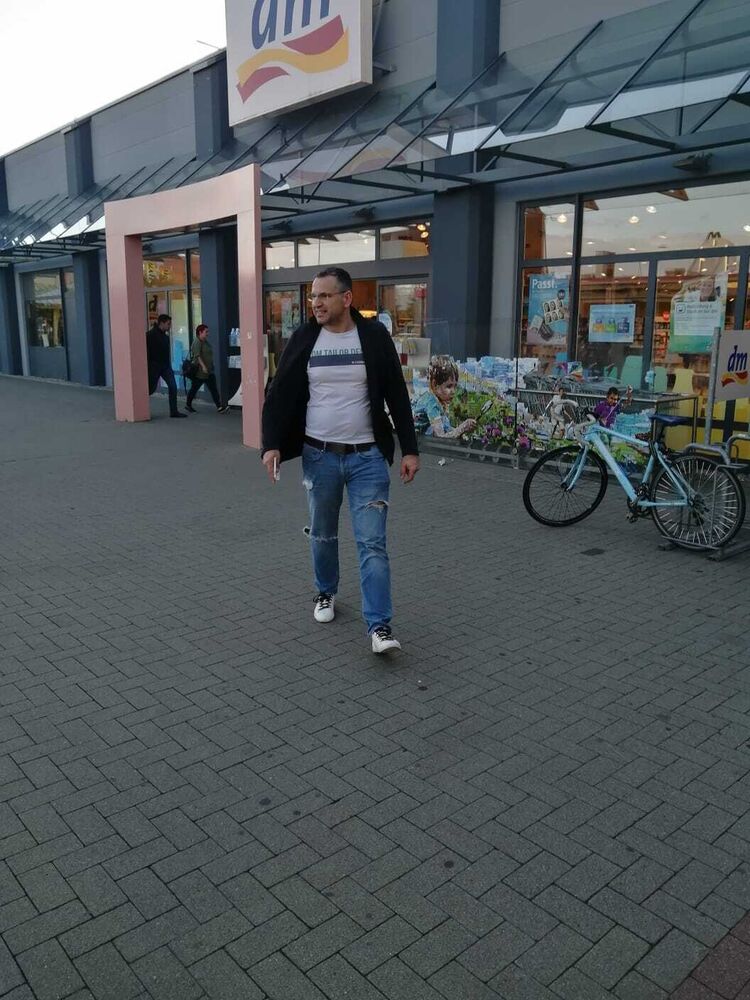  Tessin,   , 44 ,   ,   