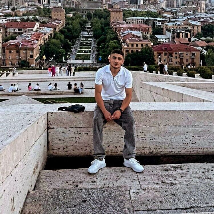 ���� 45190294 ����� Miqayel, 22 ����, ���� ���������� � �������