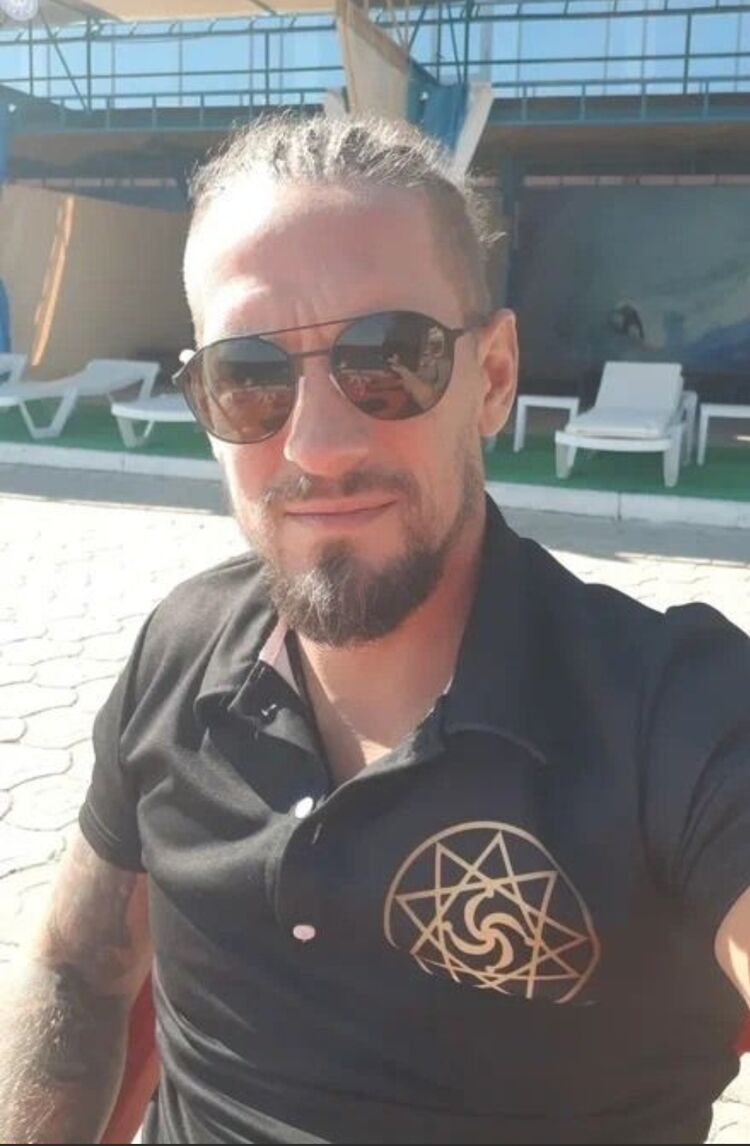  32054434  Radomir, 36 ,    