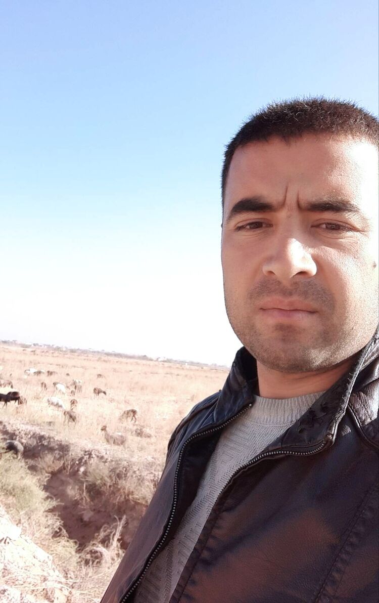  ,   Bek, 35 ,   