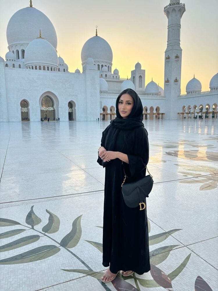  ,   Laila, 28 ,   ,   