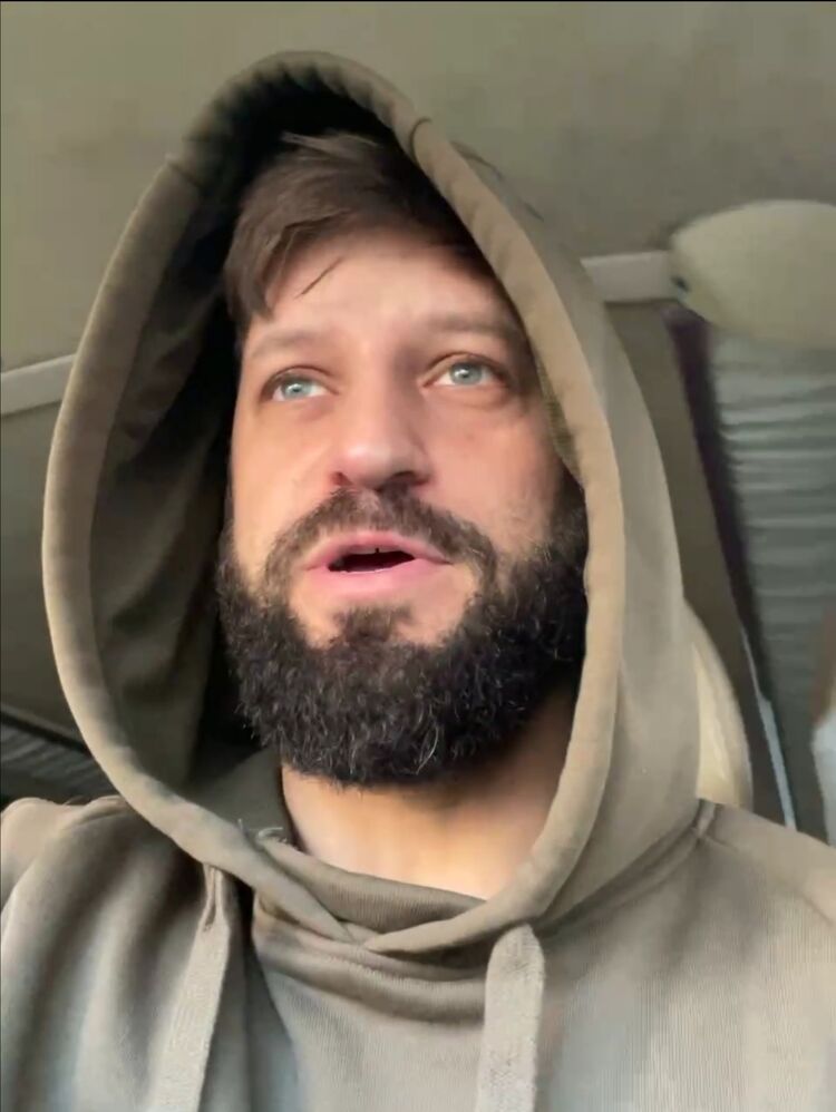  -,   Petr, 48 ,   ,   