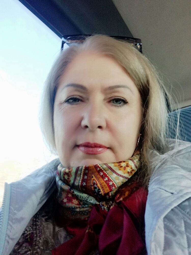 38485924  Svetlana, 61 ,    