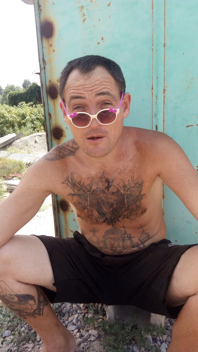  ,   Amigo, 46 ,  