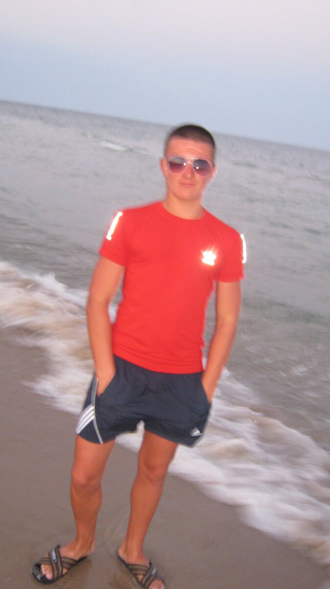  4721814  Alex, 32 ,    