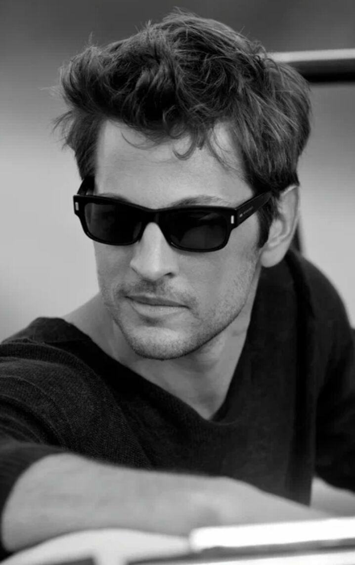  47269134  Werewolf, 49 ,    