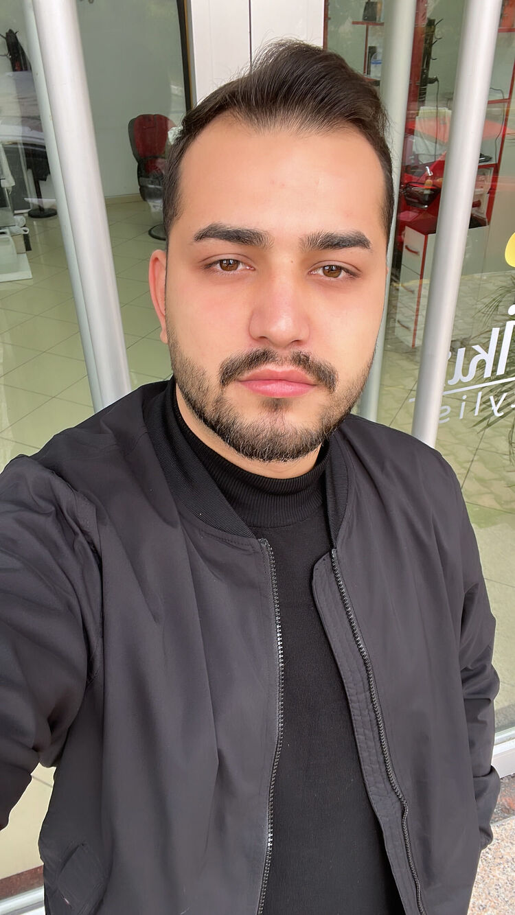  39903384  Enes, 26 ,    