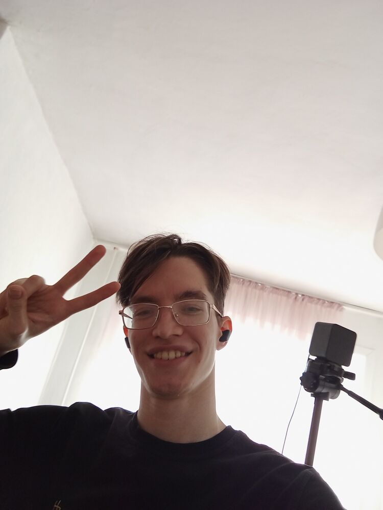  45808604  , 24 ,    