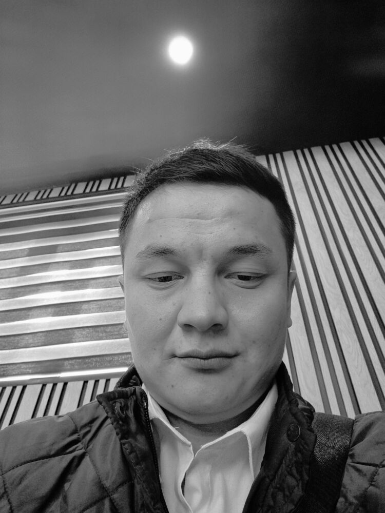  54057614  Russ, 24 ,    