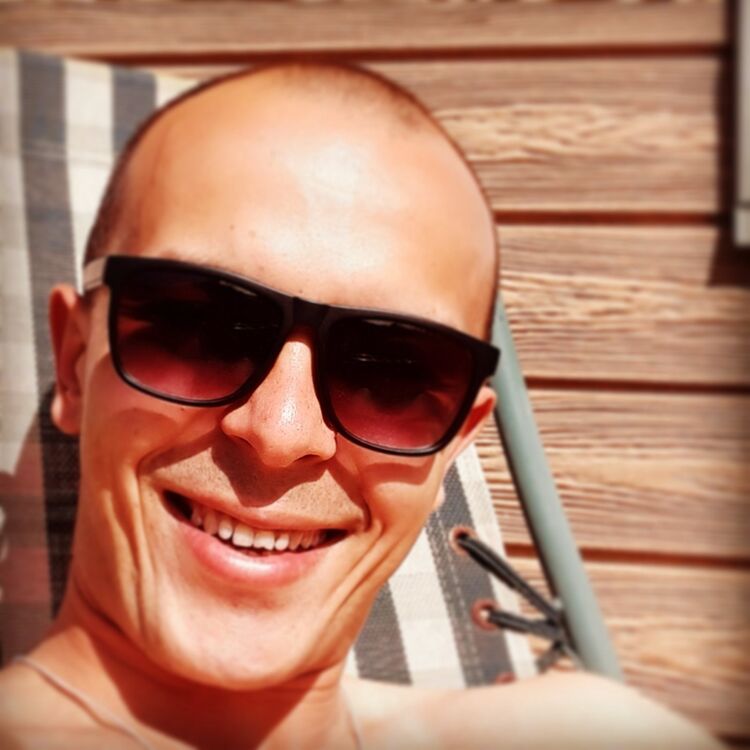  ,   Denis, 33 ,   ,   