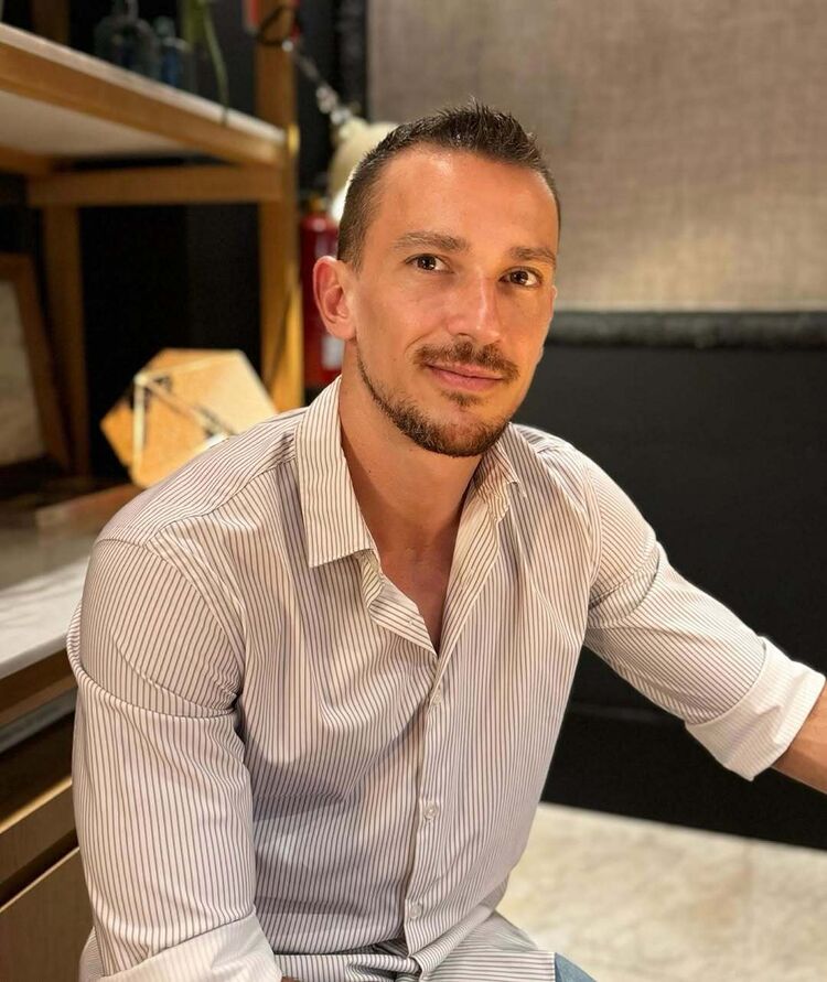 ���� 51393954 ������� ����, 35 ���, ���� ���������� � �������������