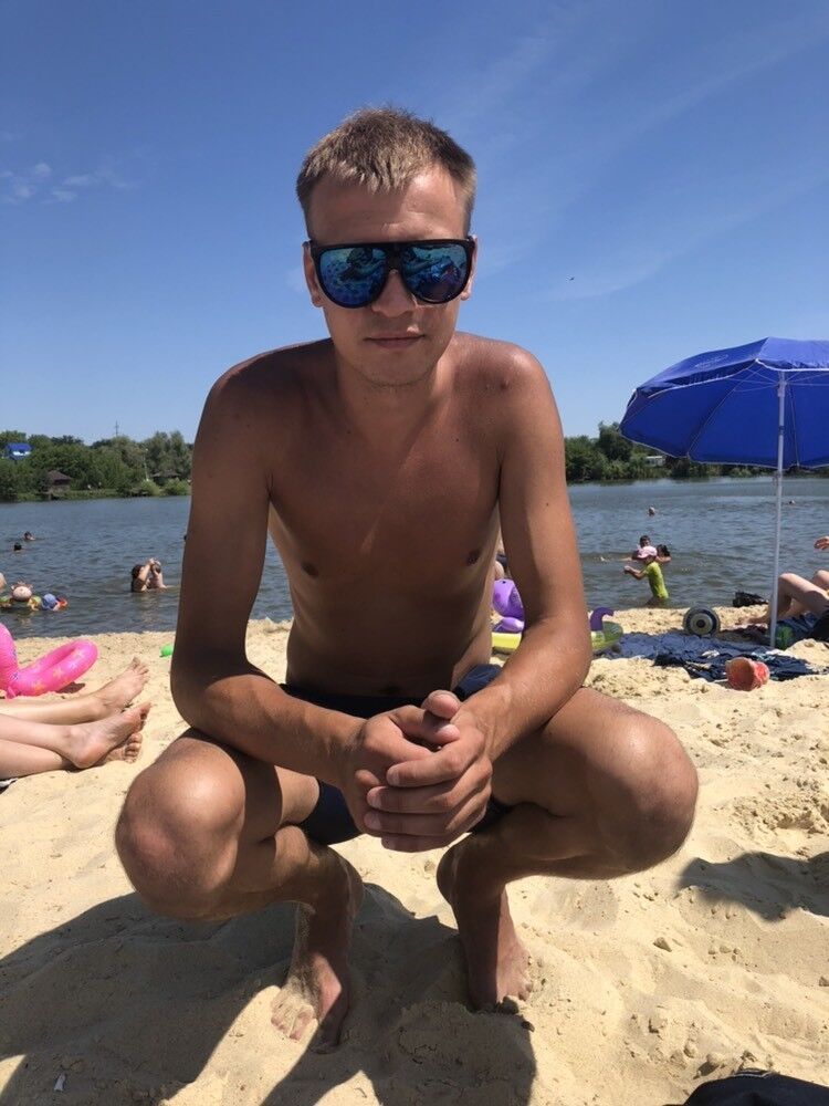  ,   Denis, 33 ,   ,   , c 
