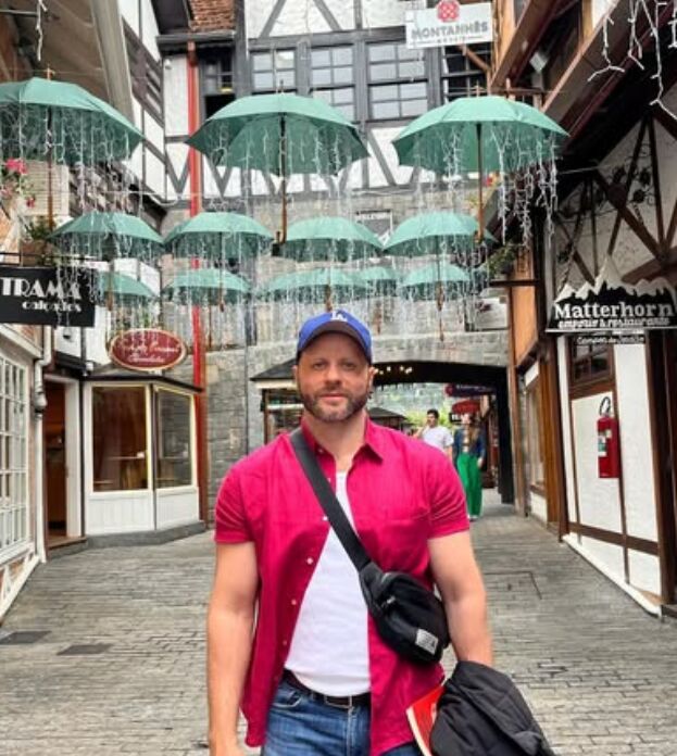  51883704  , 37 ,    -