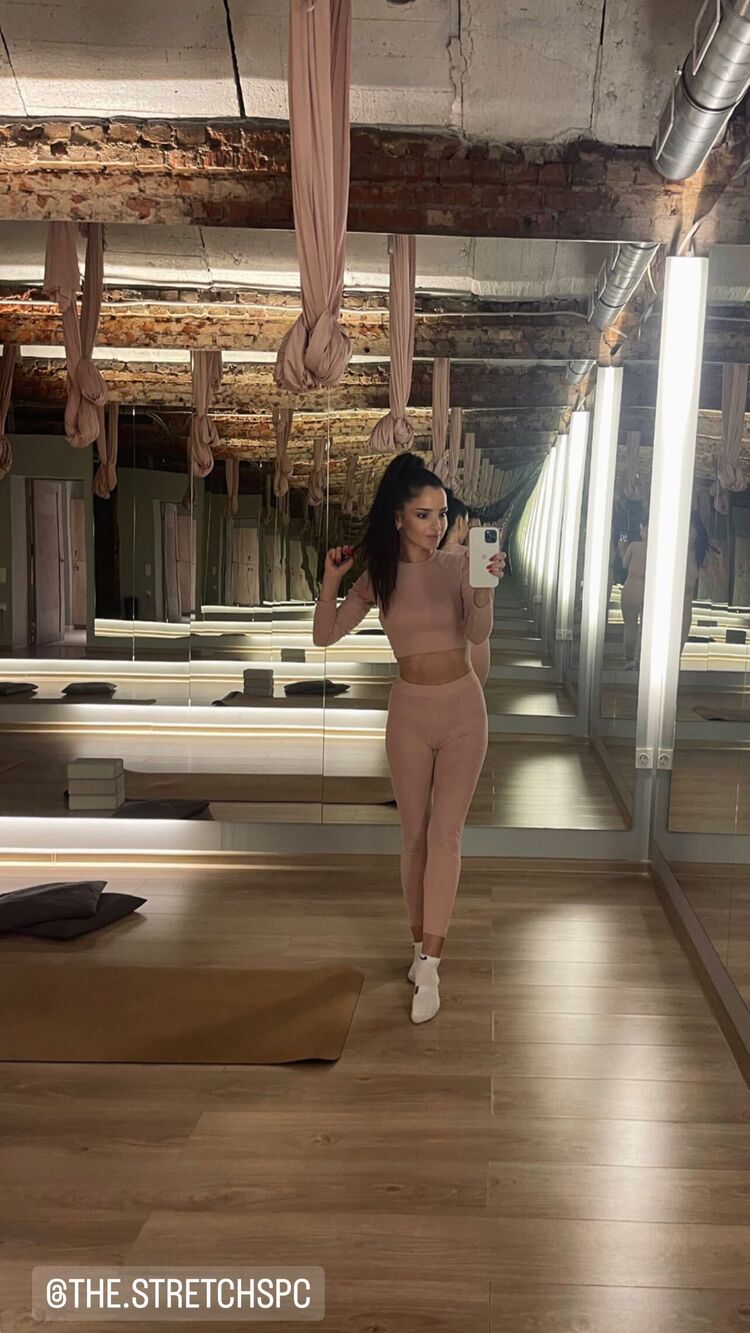  43400944  Emili, 29 ,    