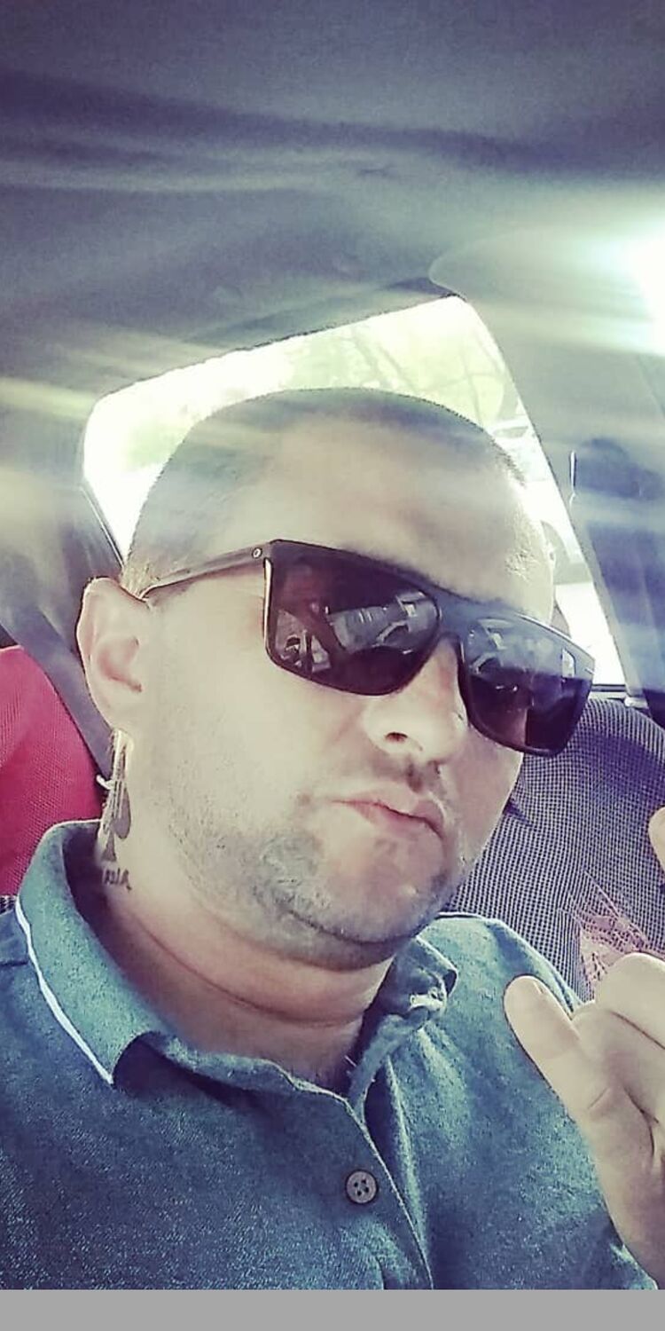  34108374  ALEX, 39 ,    