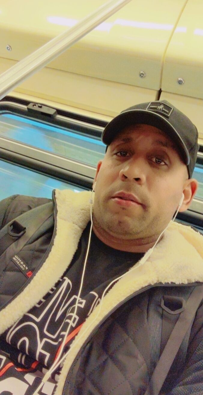  ,   Denys, 38 ,   ,   