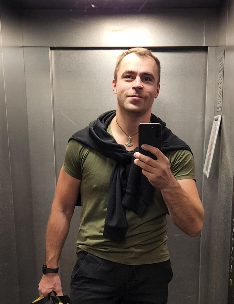  -,   Alexei, 27 ,   ,   