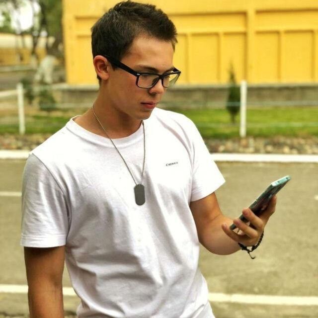  ,   Komil, 35 ,  