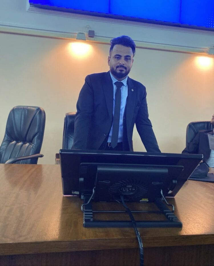  27617554  , 32 ,    Al Ghardaqah