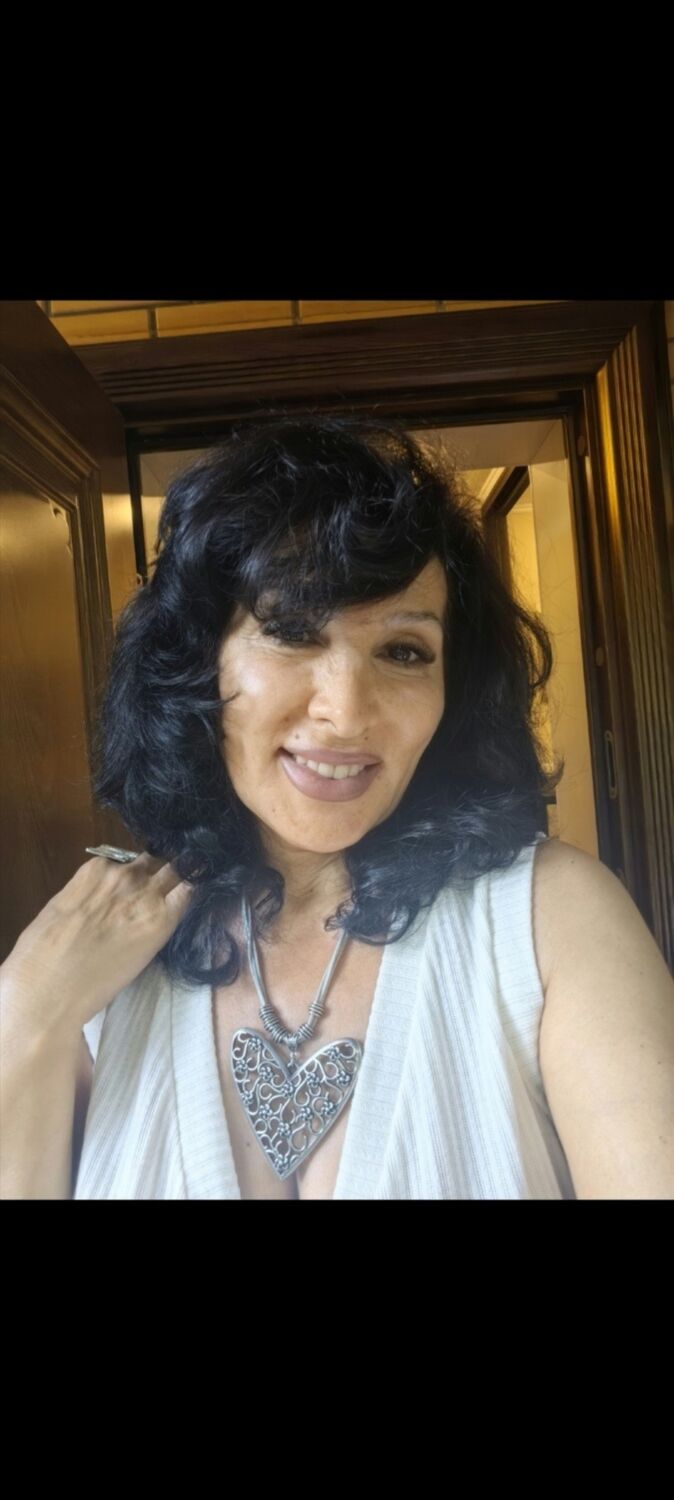 52639054  Ester, 55 ,    
