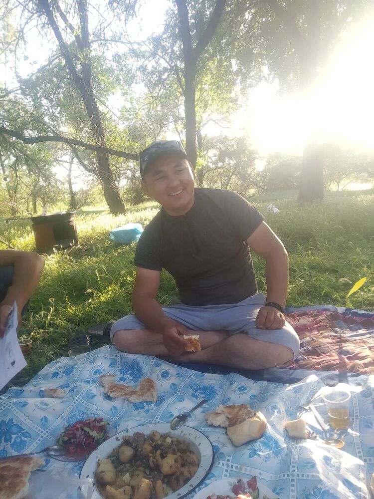  ,   Mirbek, 33 ,   ,   , c 