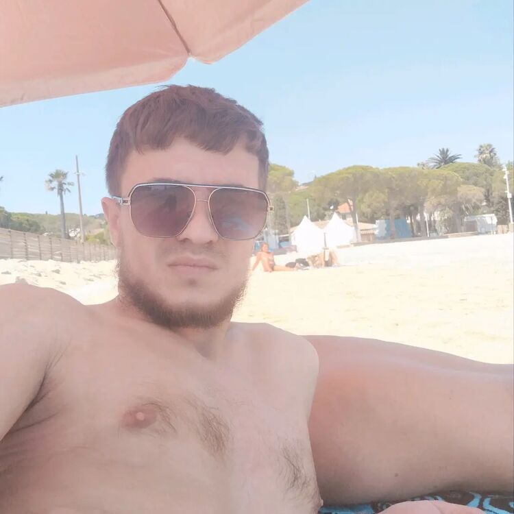  ,   Radu, 27 ,   ,   