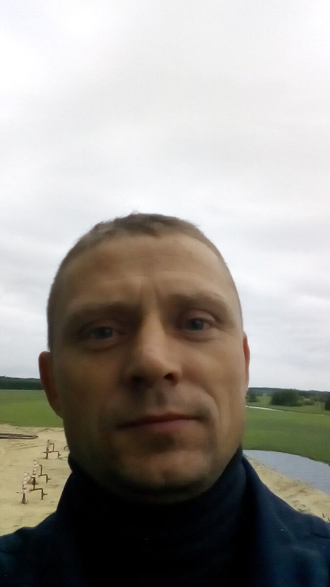  9877164  , 49 ,    