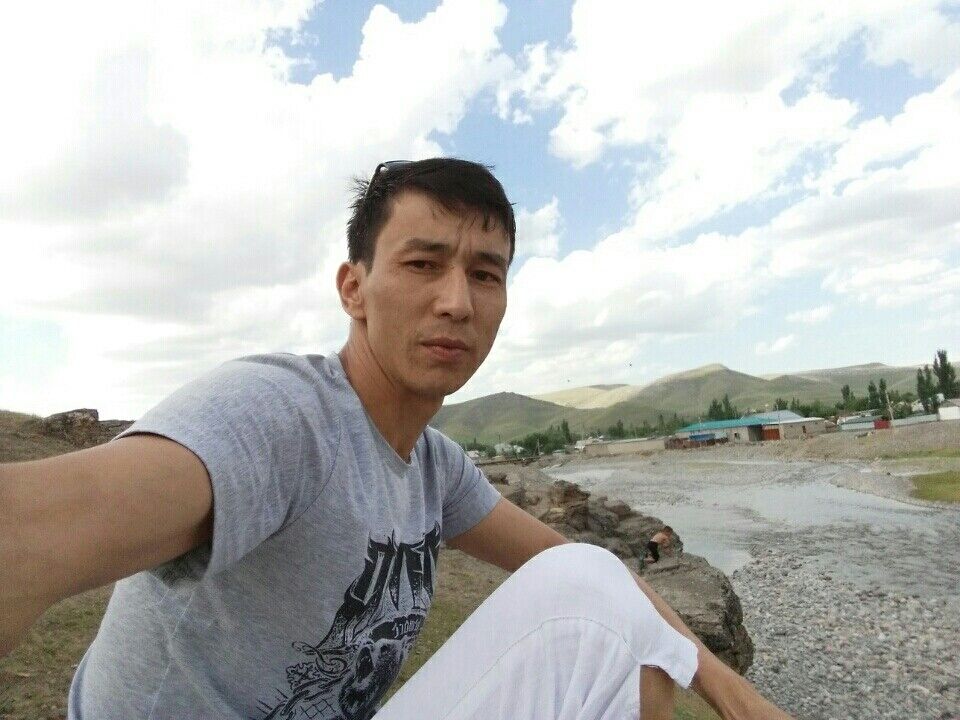  9536054  Erla, 41 ,    