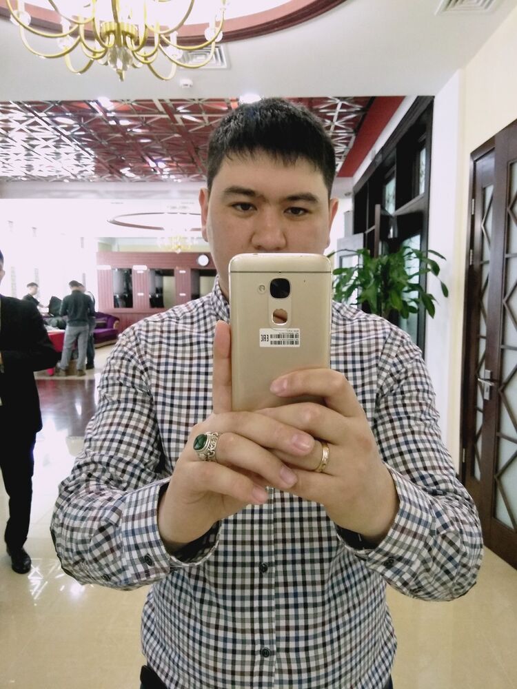  ,   Bek, 30 ,   