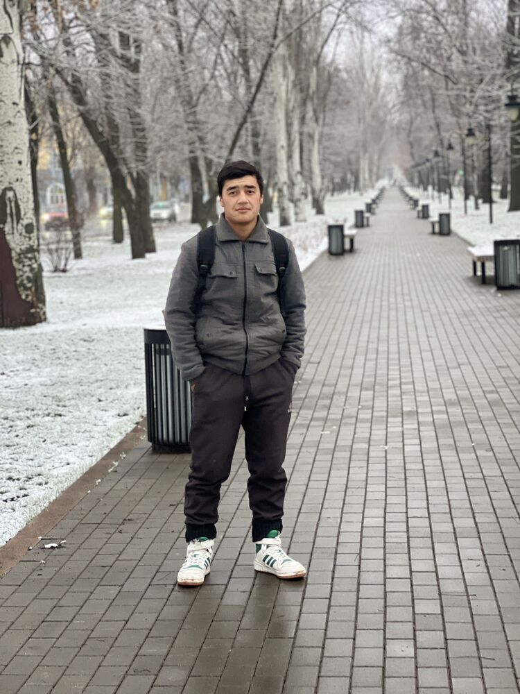  48095494  Mirqodir, 20 ,    