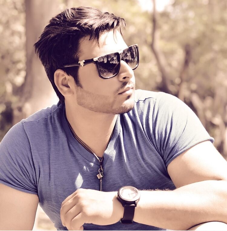  36584214  Ramin, 44 ,    