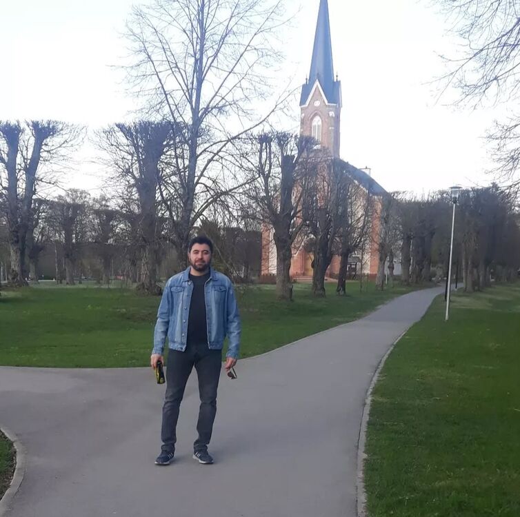  52614874  Cingiz, 41 ,    