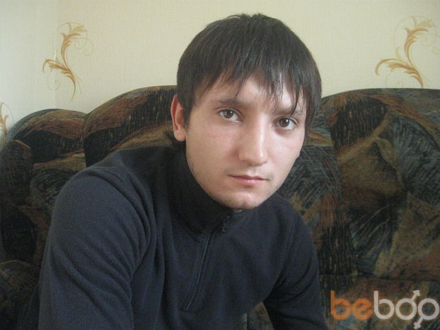  1203654  Artur, 37 ,    