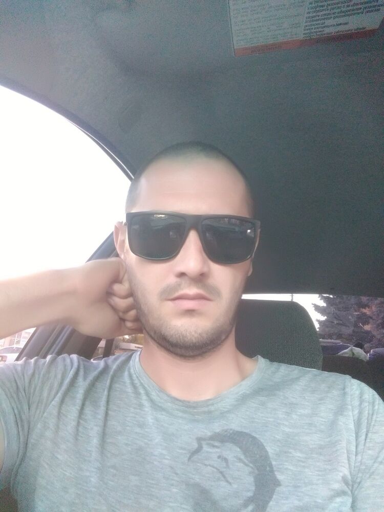  17536814  Hakim, 38 ,    