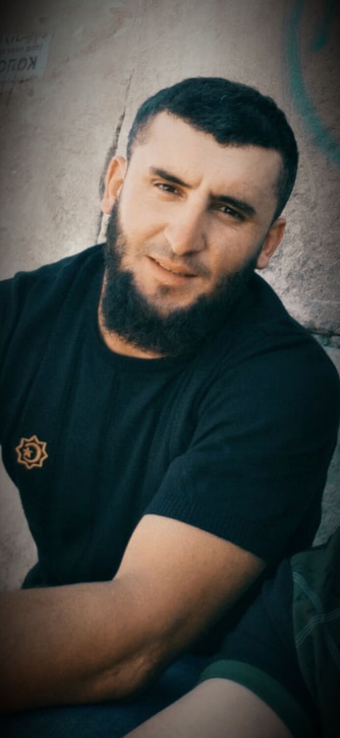  35673704  Umar, 29 ,    