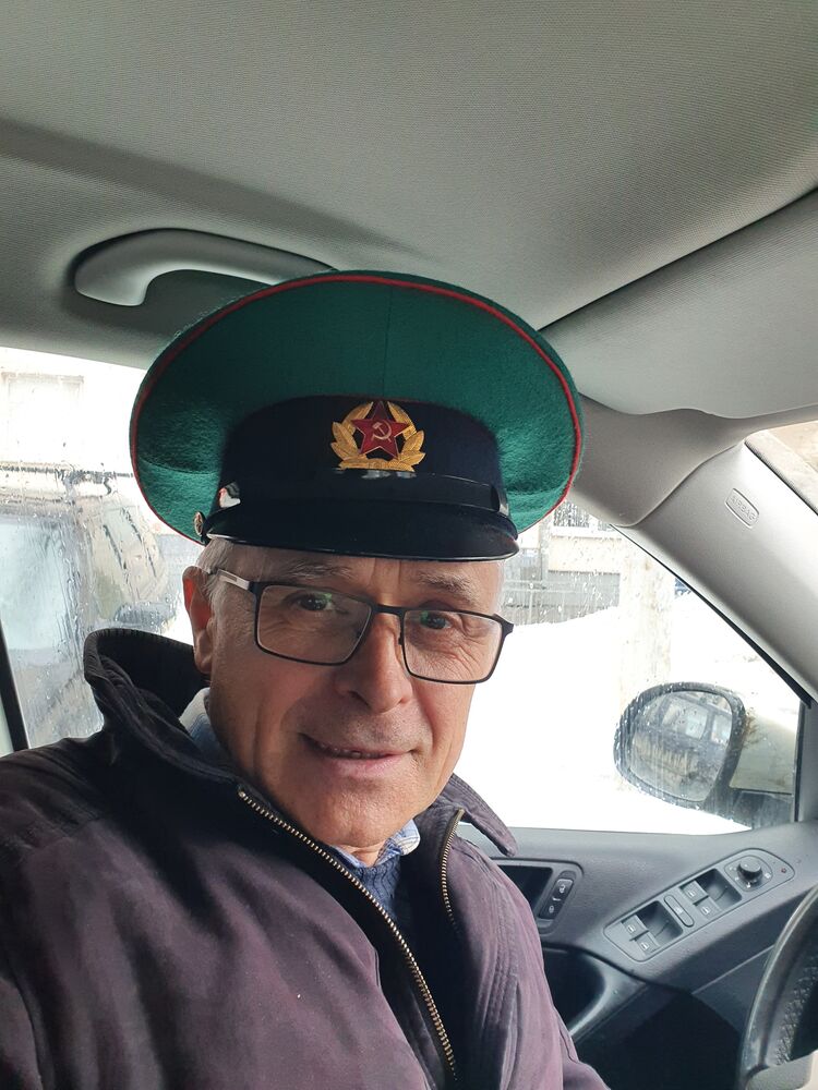  42792094  Vladimir, 67 ,    